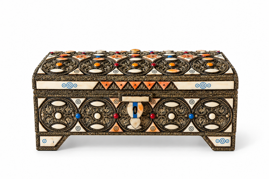 Xeravelle Heirloom Treasure Antique Chest