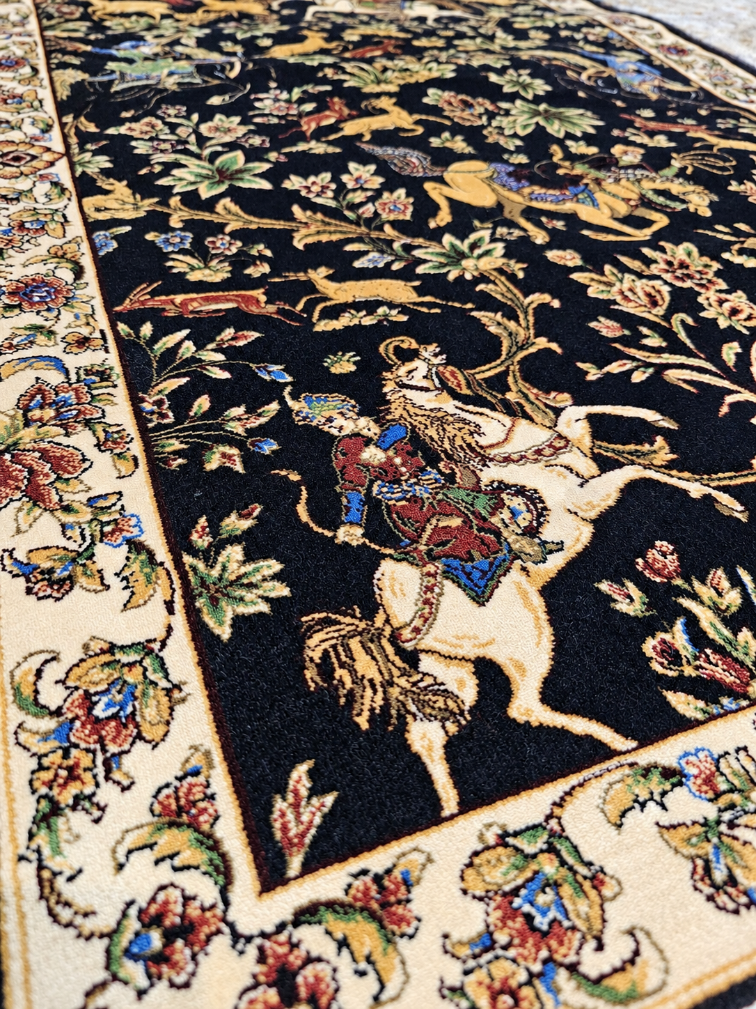 Royal Persian Hunting Garden Silk Carpet - Navy - 60x90cm