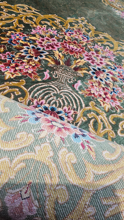 Emerald Royal Garden Hand-Bordered Natural Wool &Silk Carpet 200x300 cm