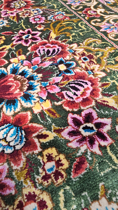 Emerald Royal Garden Hand-Bordered Natural Wool &Silk Carpet 200x300 cm